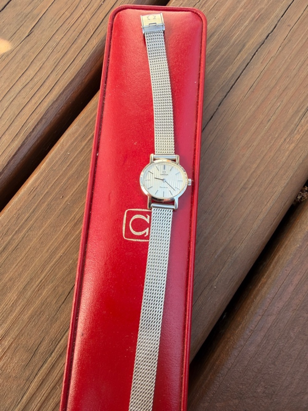 Omega Ladies Watch with Silver-Tone Mesh Bracelet and Champagne Dial - Picture 6 of 6